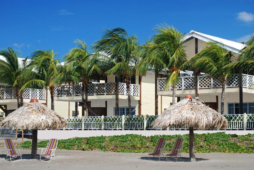 פוצ'ומיל Hotel Vistamar Beachfront Resort & Conference Center מראה חיצוני תמונה